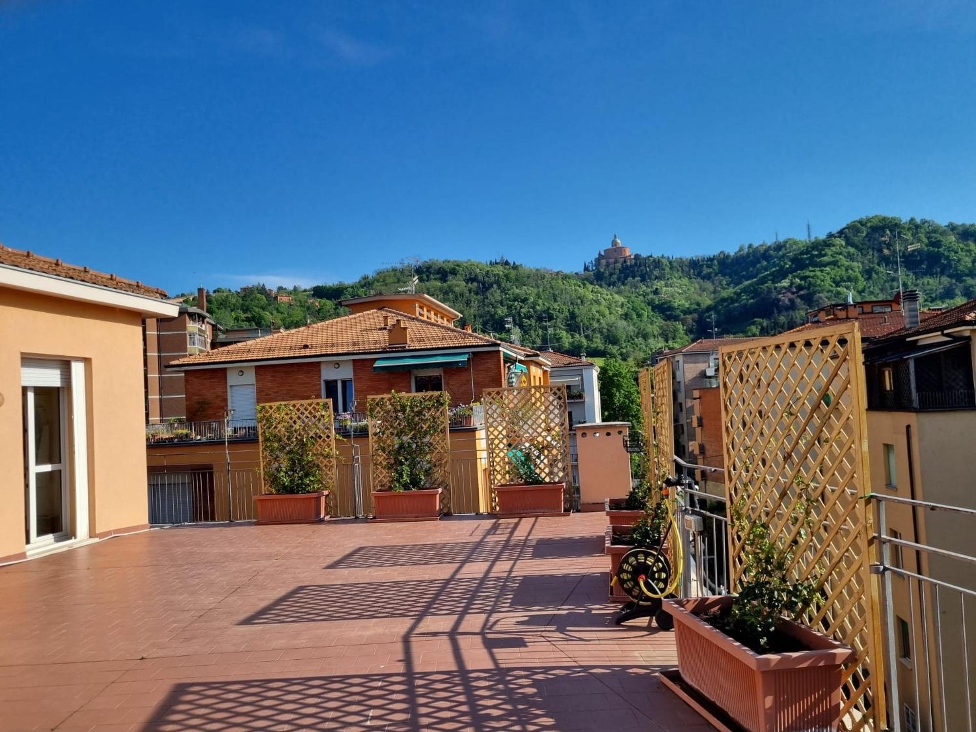 Attico Vista San Luca Apartment Bologna Luaran gambar