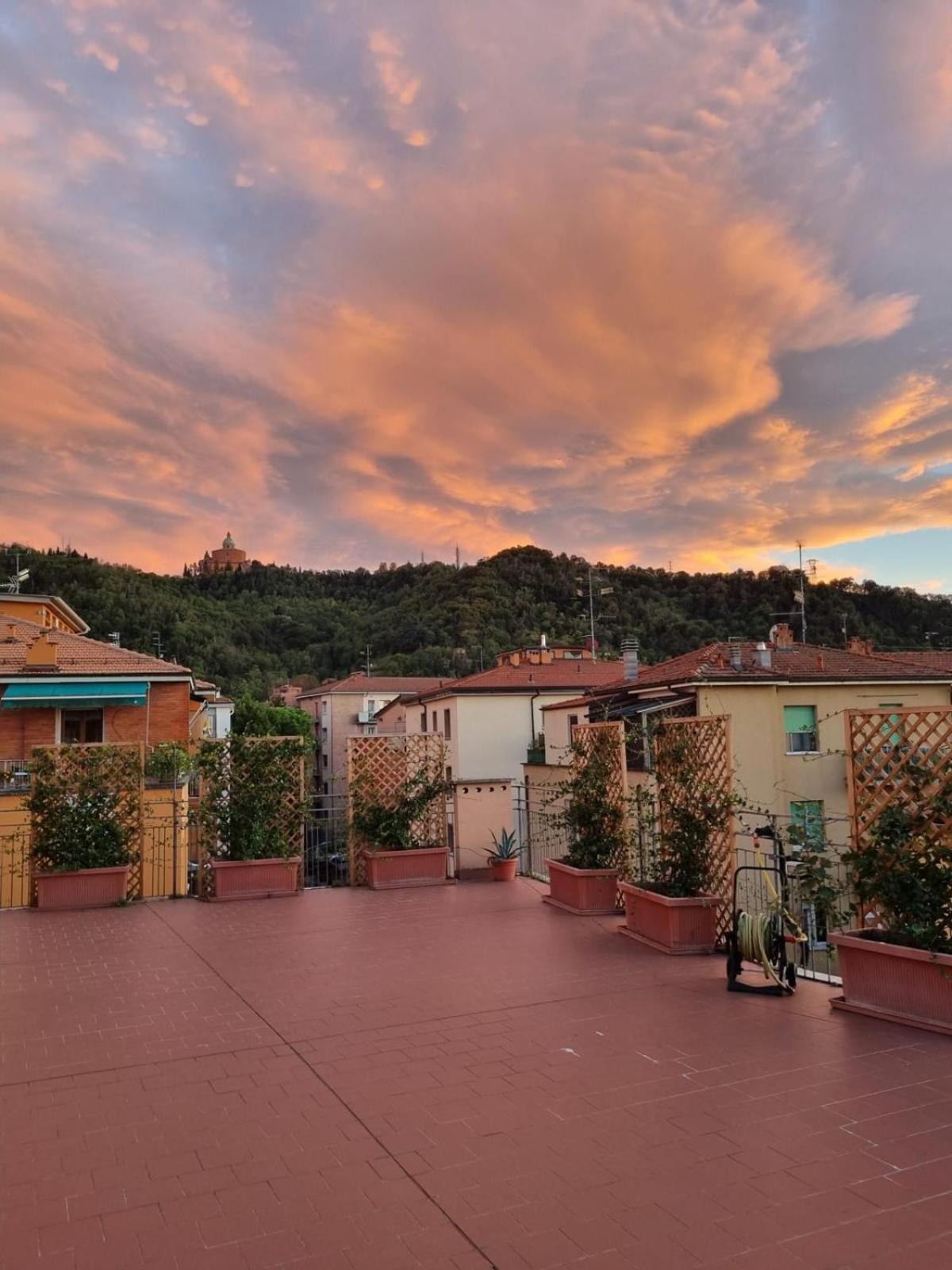 Attico Vista San Luca Apartment Bologna Luaran gambar